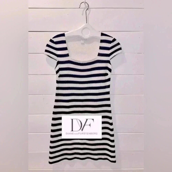 ☀️🌴⭐️Diane Von Furstenberg White & Navy Stripe Knit Shift Size 4 - Picture 1 of 5